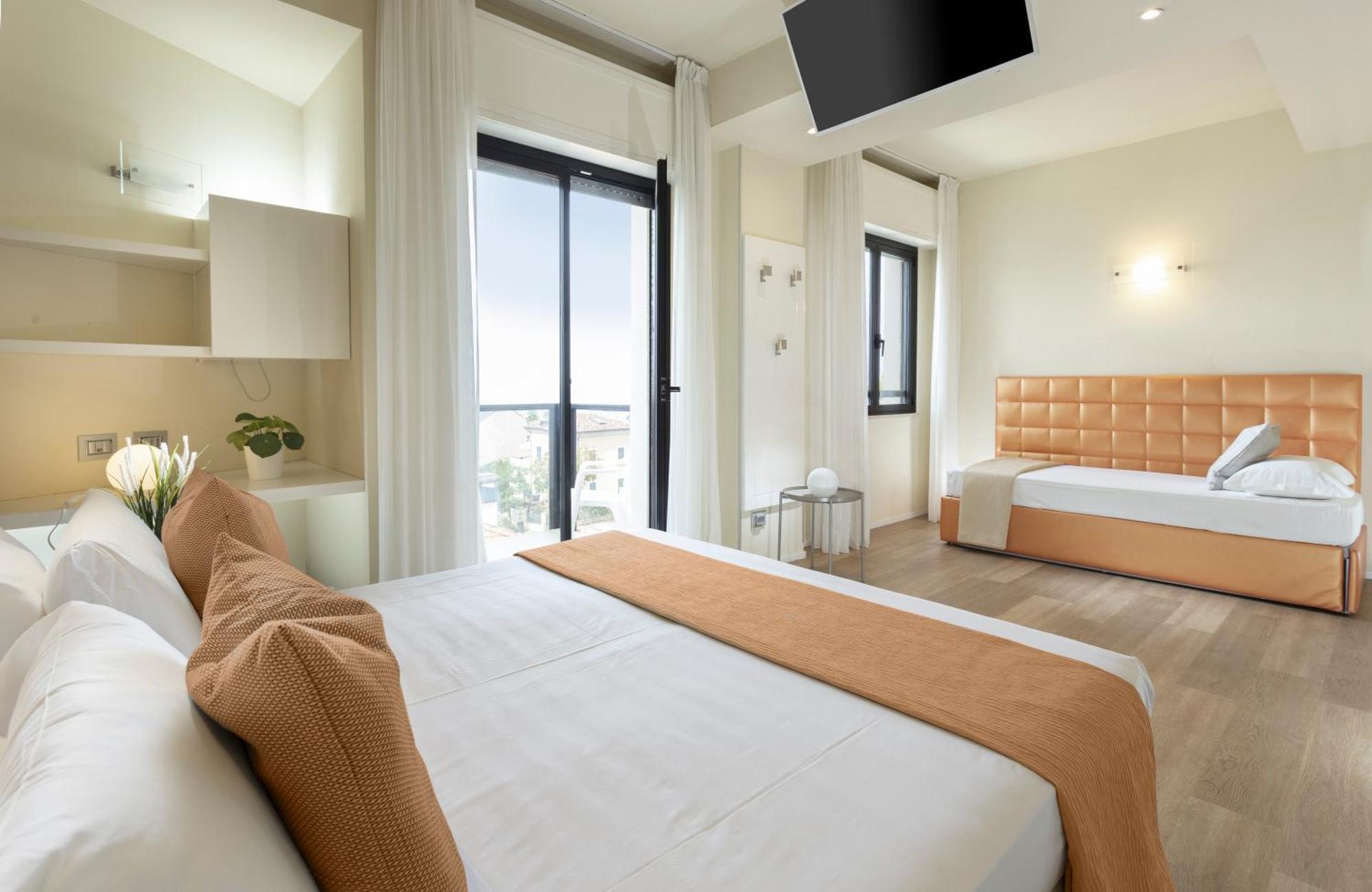 Hotel 2000 Riccione Exterior photo